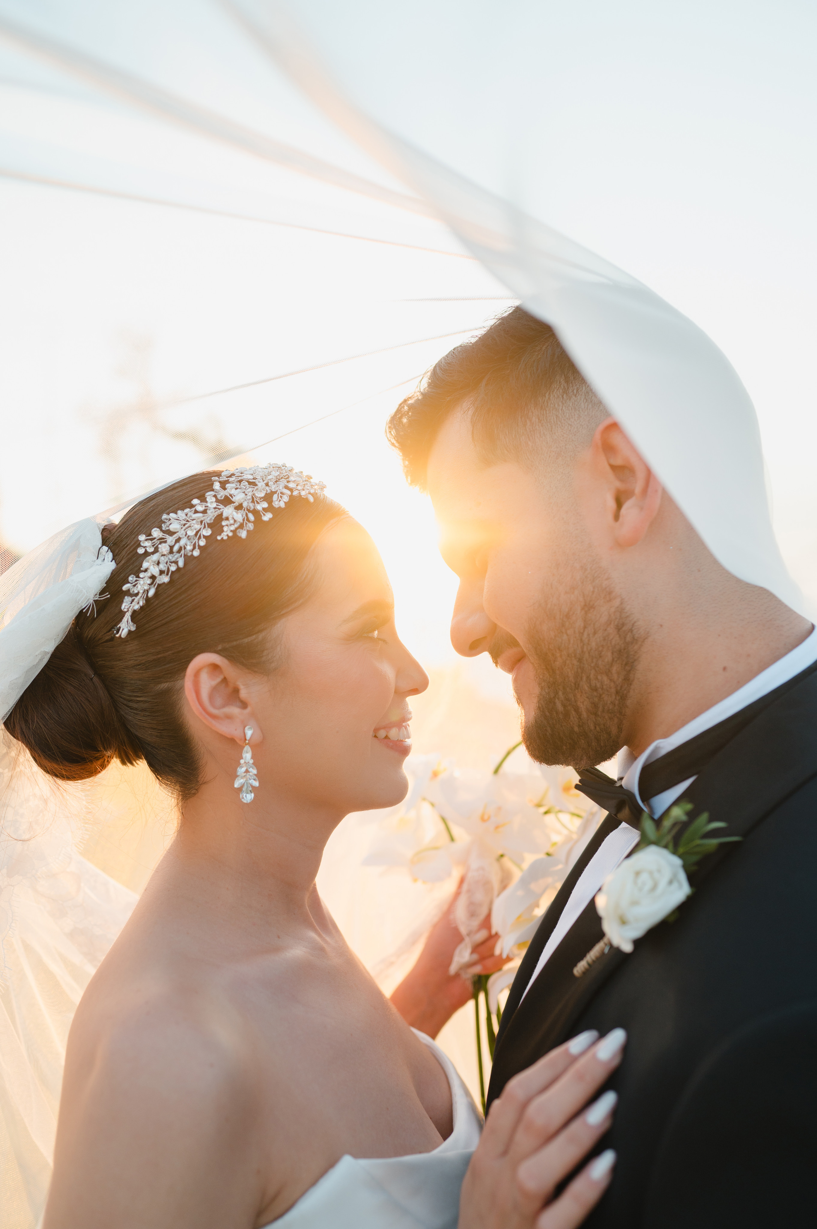 Novios al atardecer